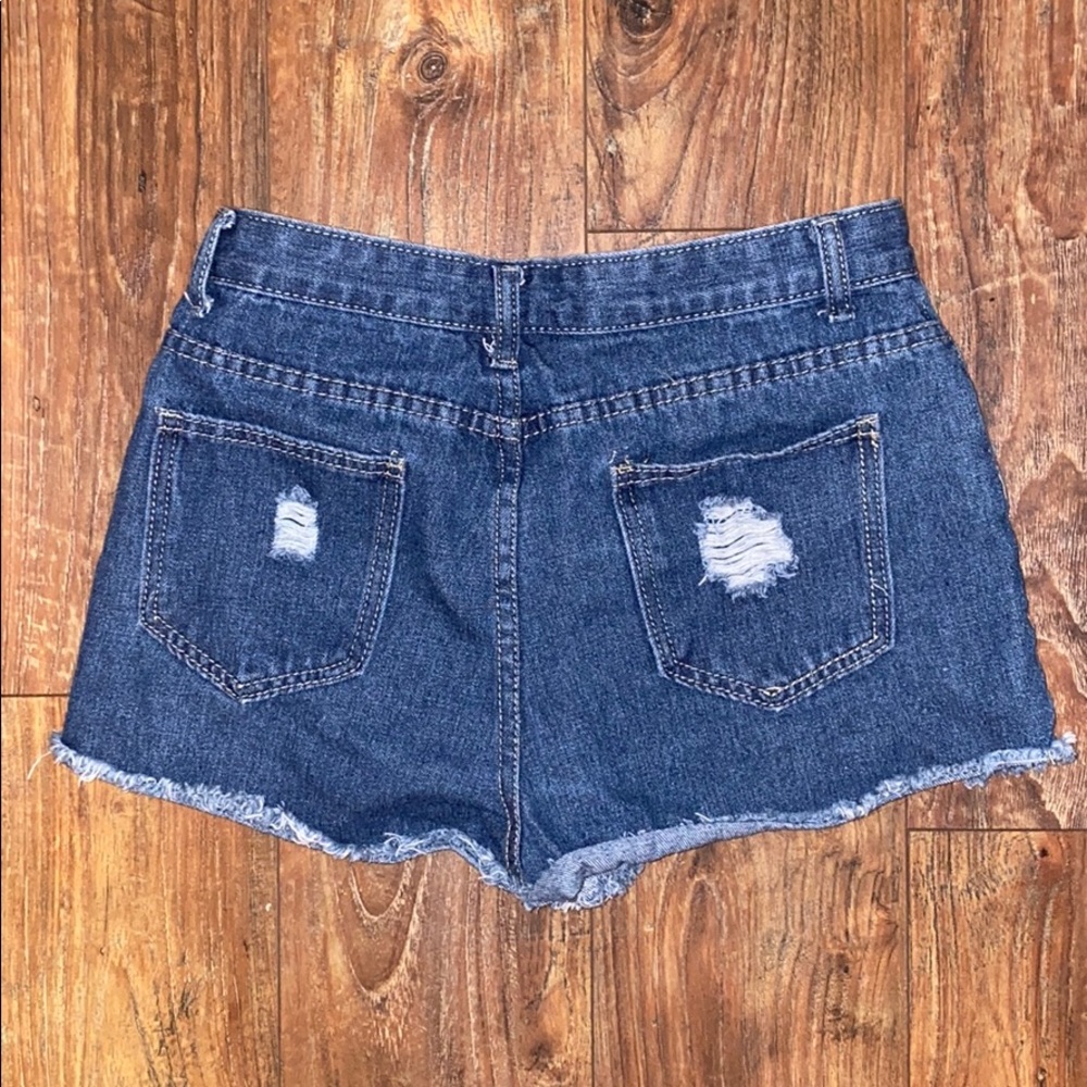 Blue jean ripped Shorts - Picture 3 of 3